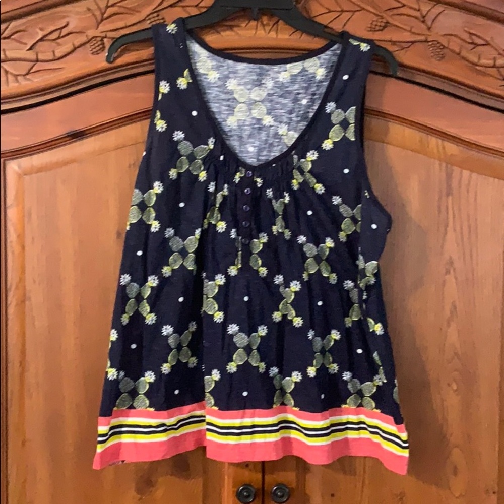 Crown & Ivy tank top